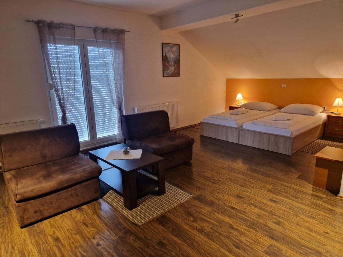 גרבובץ Plitvice Palace מראה חיצוני תמונה